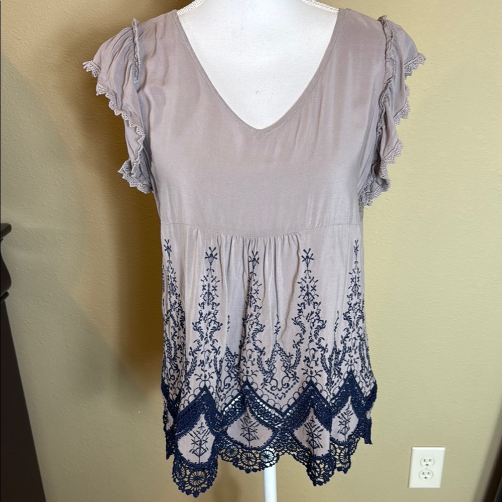 Altar'd State Taupe and Blue Flutter Sleeve Blouse size large